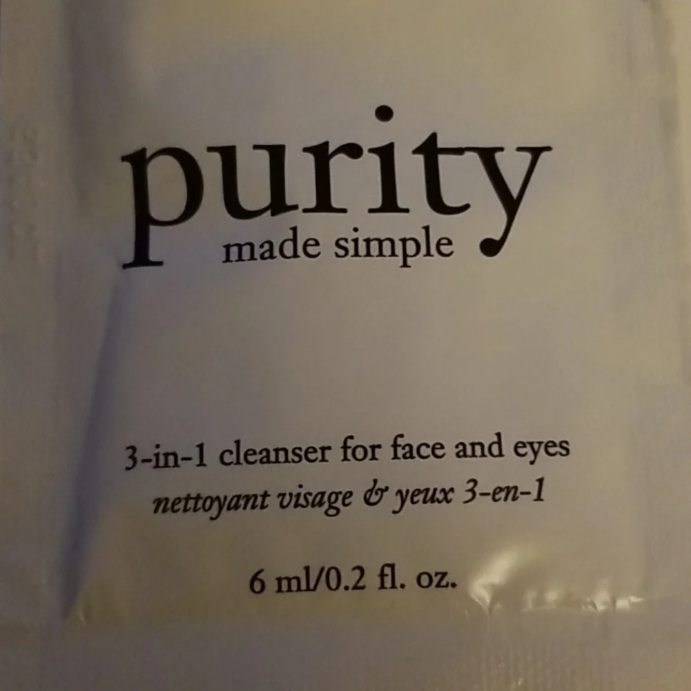 4/25 bundle item. Philosophy Cleanser & Moisturize Sample Packets